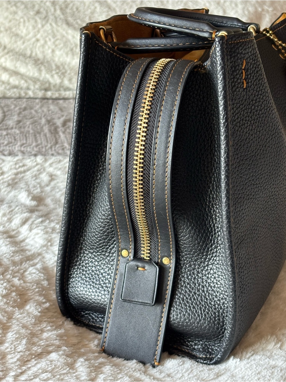 Coach 1941 Rogue 31 in Black/Gold - Picture 5 of 14